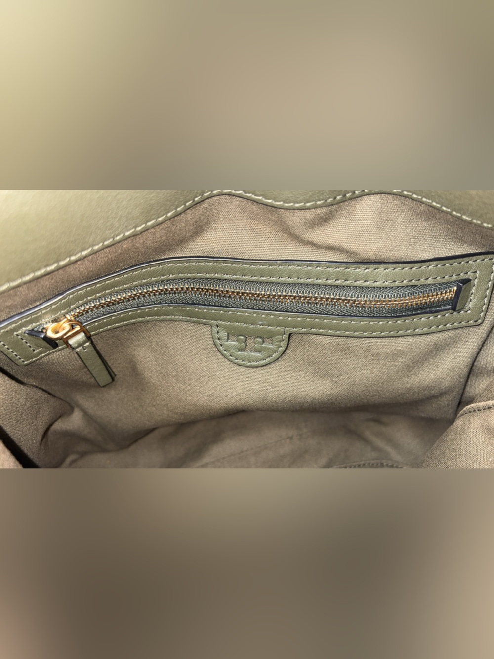 Tory Burch Brooke Hobo bag EUC - Picture 14 of 15